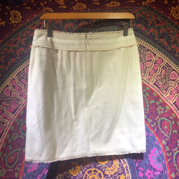 Ann Taylor beige two piece linen suit. - Picture 4 of 4